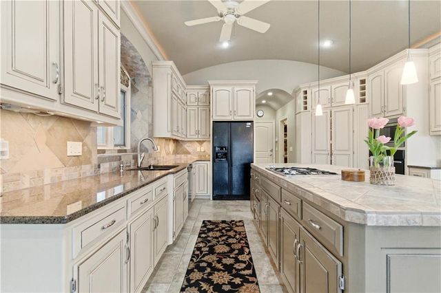 11007 W 145th Place, Overland Park, KS 66221