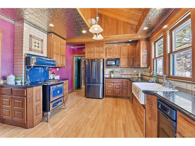 9490 Spruce Mountain Rd, Larkspur, CO 80118