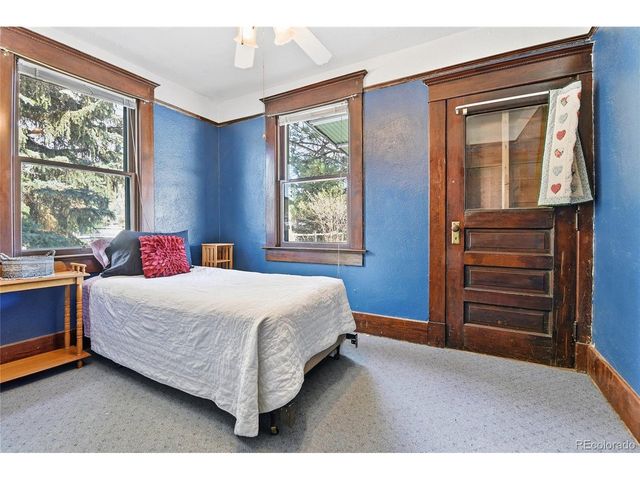 9490 Spruce Mountain Rd, Larkspur, CO 80118