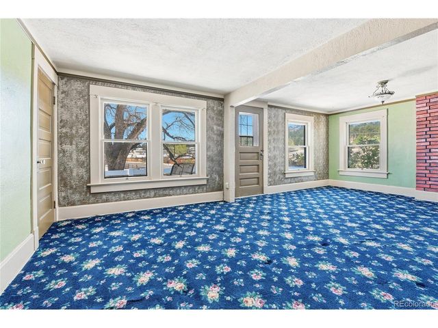 9490 Spruce Mountain Rd, Larkspur, CO 80118