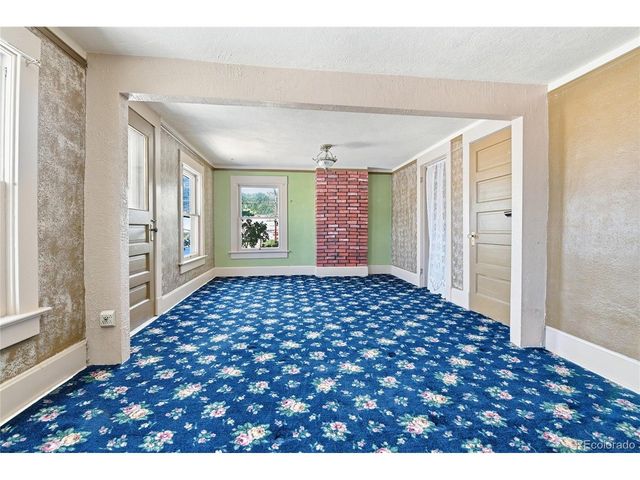 9490 Spruce Mountain Rd, Larkspur, CO 80118