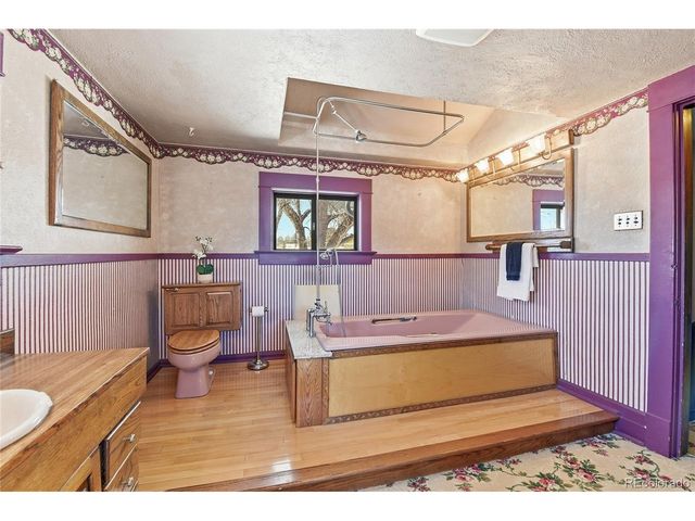9490 Spruce Mountain Rd, Larkspur, CO 80118