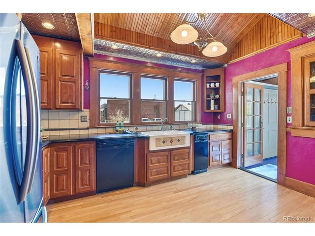 9490 Spruce Mountain Rd, Larkspur, CO 80118