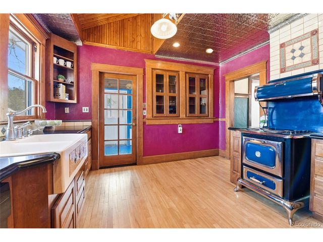 9490 Spruce Mountain Rd, Larkspur, CO 80118