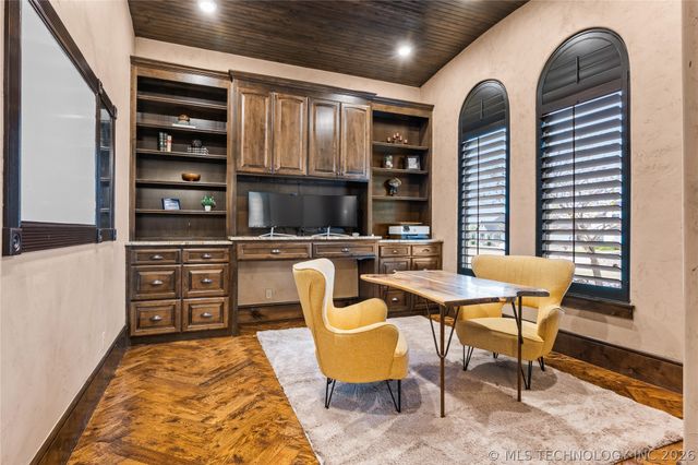 6403 N Wildwood Lane, Owasso, OK 74055