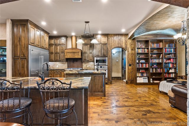 6403 N Wildwood Lane, Owasso, OK 74055