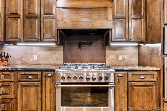 6403 N Wildwood Lane, Owasso, OK 74055