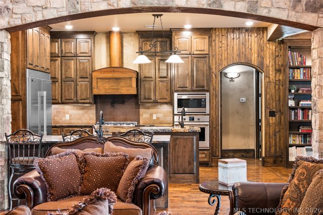 6403 N Wildwood Lane, Owasso, OK 74055