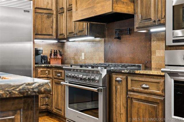 6403 N Wildwood Lane, Owasso, OK 74055