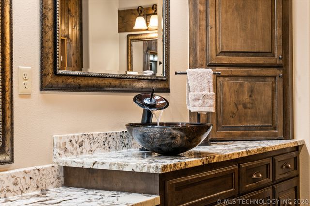 6403 N Wildwood Lane, Owasso, OK 74055