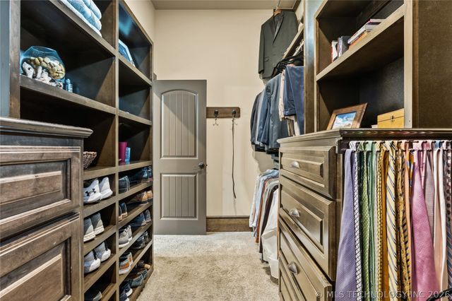 6403 N Wildwood Lane, Owasso, OK 74055