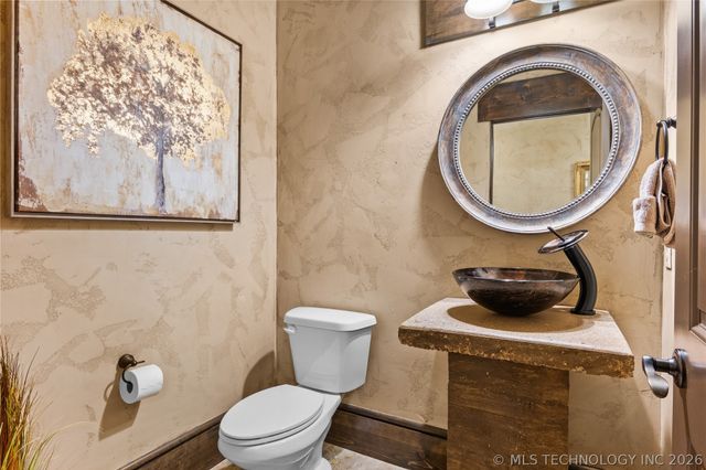 6403 N Wildwood Lane, Owasso, OK 74055