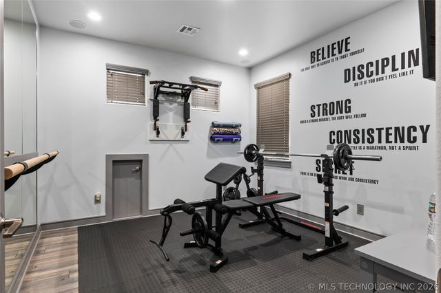 6403 N Wildwood Lane, Owasso, OK 74055