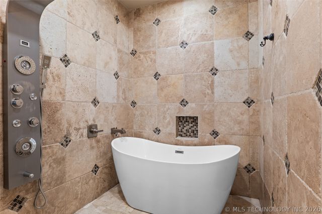 6403 N Wildwood Lane, Owasso, OK 74055
