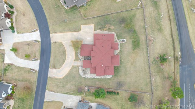 6403 N Wildwood Lane, Owasso, OK 74055