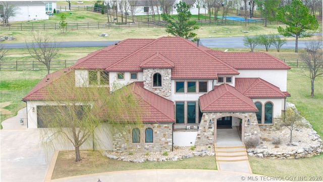 6403 N Wildwood Lane, Owasso, OK 74055