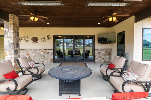 6403 N Wildwood Lane, Owasso, OK 74055