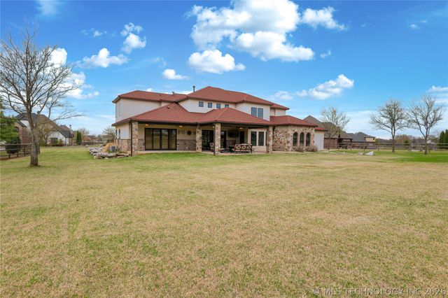 6403 N Wildwood Lane, Owasso, OK 74055
