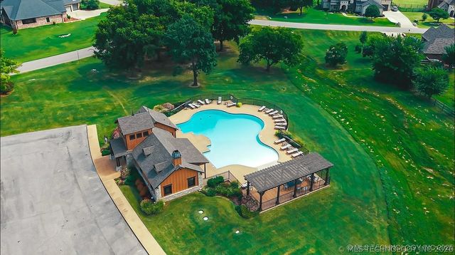 6403 N Wildwood Lane, Owasso, OK 74055