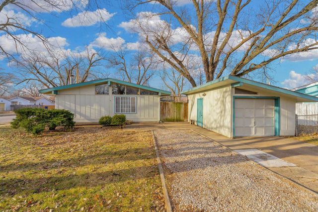 7820 W School St, Wichita, KS 67212