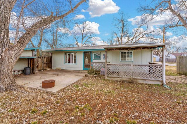 7820 W School St, Wichita, KS 67212