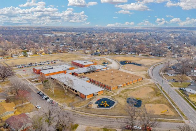 7820 W School St, Wichita, KS 67212