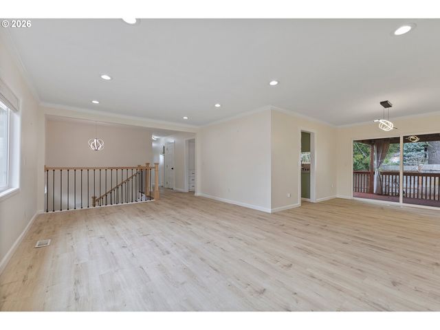 18665 Nw Tolovana St, Portland, OR 97229