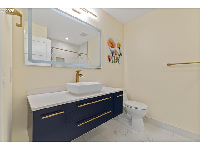 18665 Nw Tolovana St, Portland, OR 97229