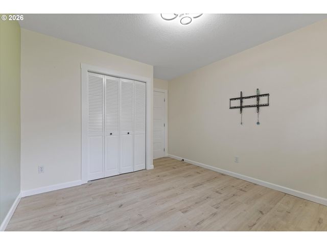 18665 Nw Tolovana St, Portland, OR 97229