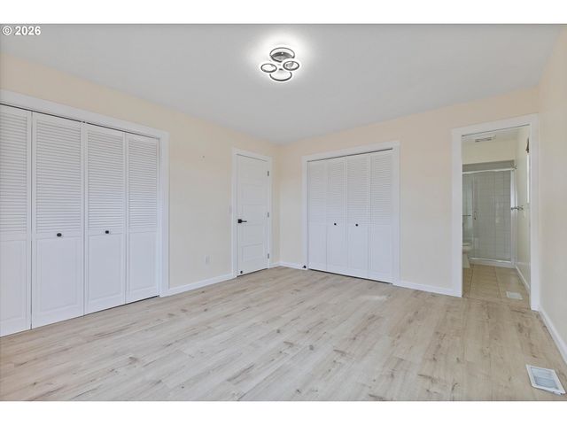 18665 Nw Tolovana St, Portland, OR 97229