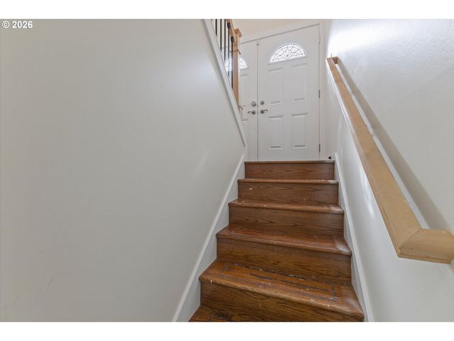 18665 Nw Tolovana St, Portland, OR 97229