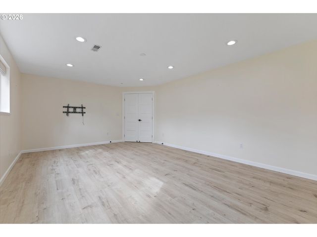 18665 Nw Tolovana St, Portland, OR 97229