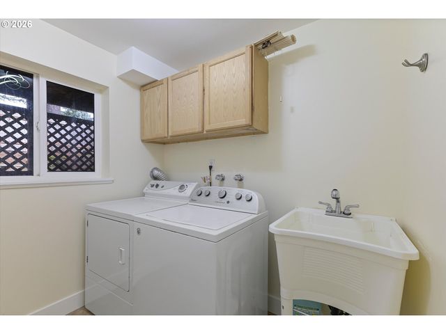 18665 Nw Tolovana St, Portland, OR 97229