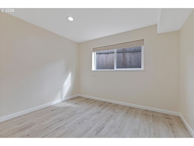 18665 Nw Tolovana St, Portland, OR 97229