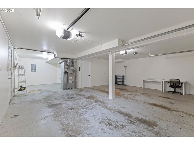 18665 Nw Tolovana St, Portland, OR 97229