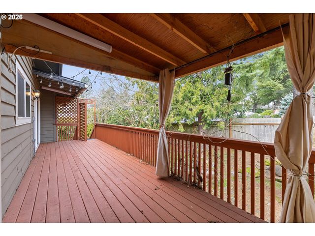 18665 Nw Tolovana St, Portland, OR 97229