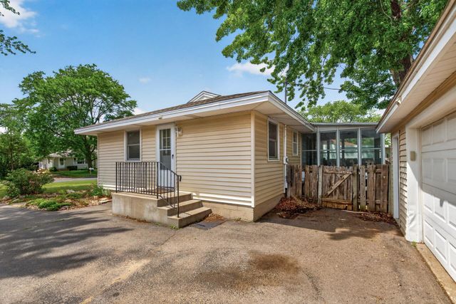 10475 6th Street NE, Blaine, MN 55434