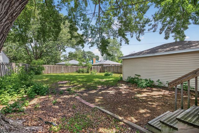 10475 6th Street NE, Blaine, MN 55434