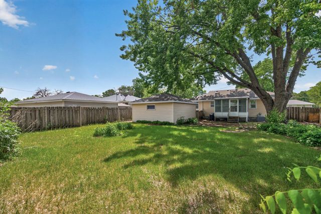 10475 6th Street NE, Blaine, MN 55434