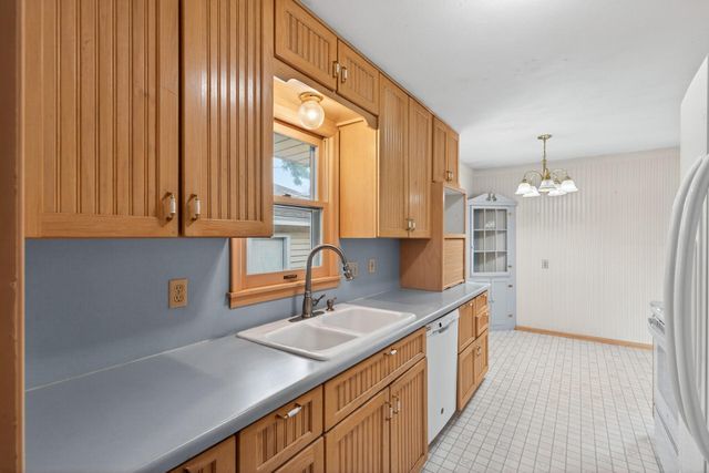 10475 6th Street NE, Blaine, MN 55434