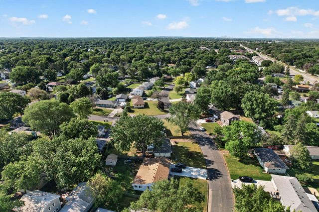 10475 6th Street NE, Blaine, MN 55434