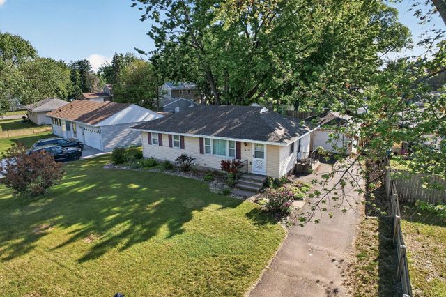 10475 6th Street NE, Blaine, MN 55434