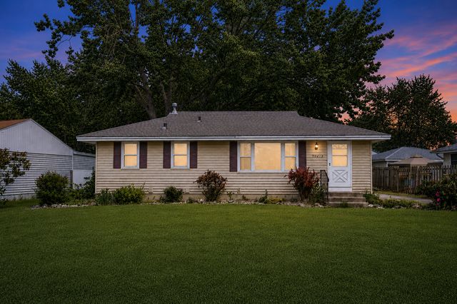 10475 6th Street NE, Blaine, MN 55434