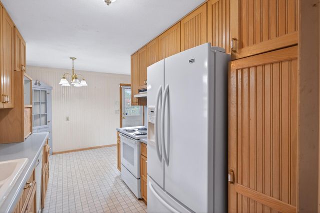 10475 6th Street NE, Blaine, MN 55434