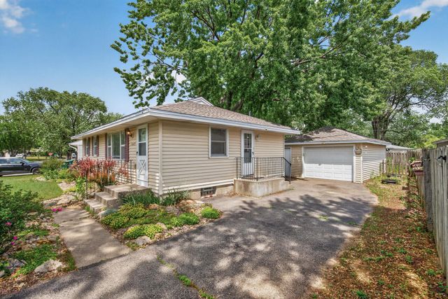 10475 6th Street NE, Blaine, MN 55434