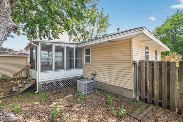 10475 6th Street NE, Blaine, MN 55434