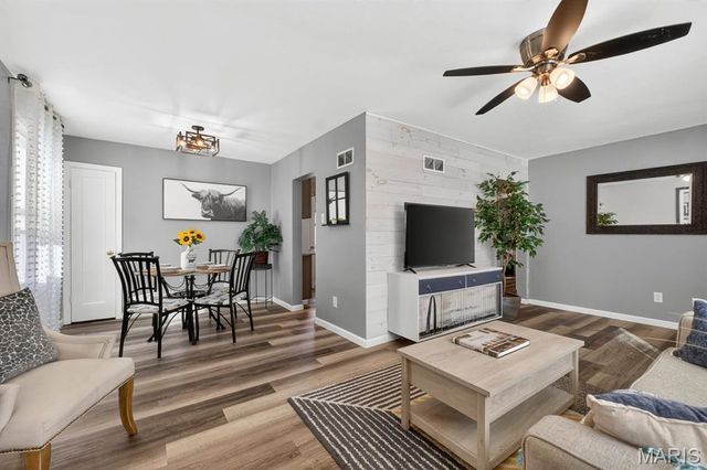 6929 Dartmouth Avenue, University City, MO 63130