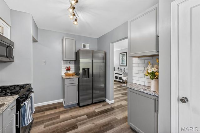 6929 Dartmouth Avenue, University City, MO 63130