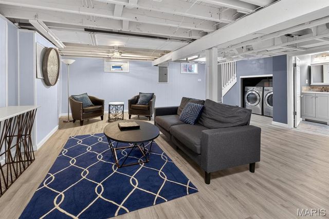 6929 Dartmouth Avenue, University City, MO 63130