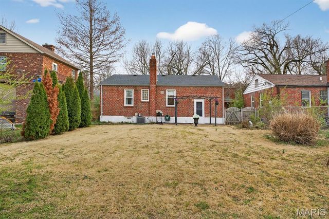 6929 Dartmouth Avenue, University City, MO 63130